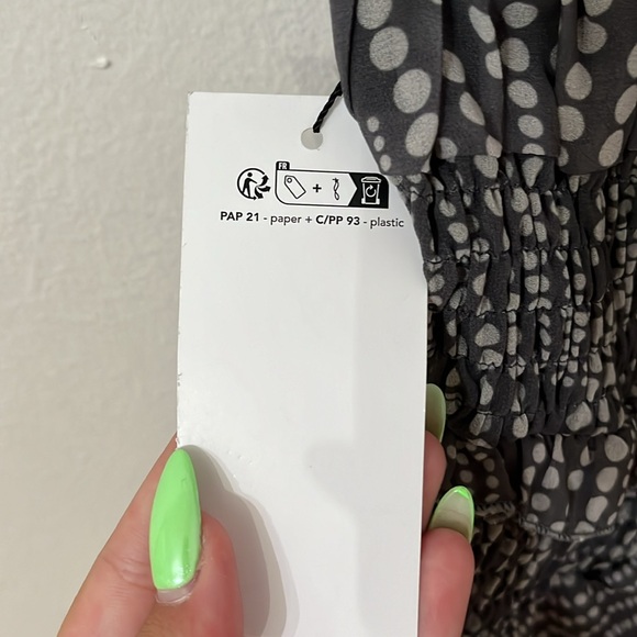 design by Si gray and white skirt with dots - Picture 3 of 3